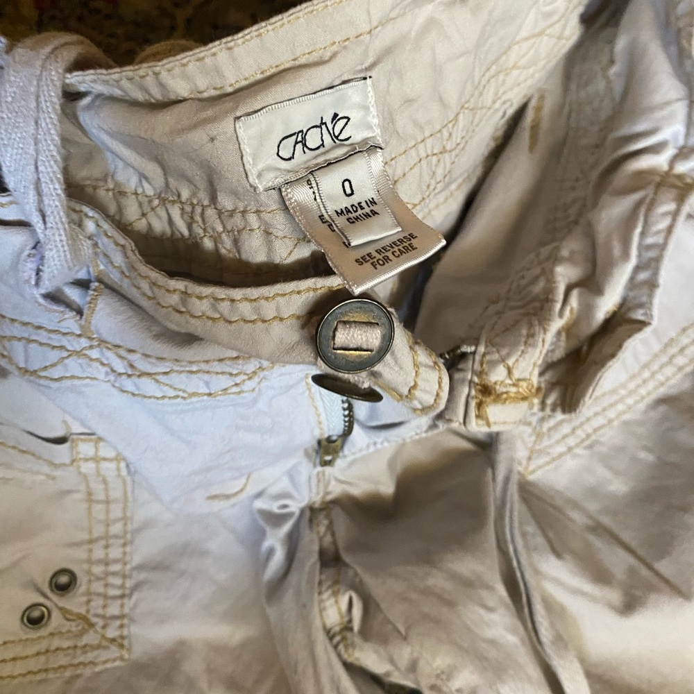 Men's Cream Cargo Shorts - Picture 3 of 3